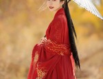 Winter Cheongsam:A Loose Fit for Comfort and Style