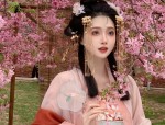 A Blend of Tradition and Modernity:The Bridal Morning Robe in Neo-Chinese Cheongsam
