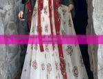 A Girls Cheongsam for Lunar New Year:A Thin and Elegant Traditional Outfit