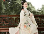 12-Year-Old Girls Journey into the World of Traditional Chinese Hanfu Fashion