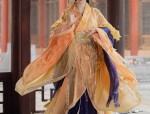 The Art of Embracing Tradition:Qipao Accessories and the Elegant Fan