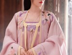 Embracing the New Chinese Style:Plus-Size Qipao Womens Fashion for a Slimming Look