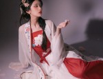 Elastic and Thin Cheongsam Qipao:A Fashionable Classic