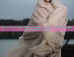 Embracing Traditional Elegance:Zhao Yachis Hanfu Fashion Iconic Style