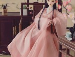 The Rise of Hanfu Traditional Clothing:A Focus on the Standing Collar Upper