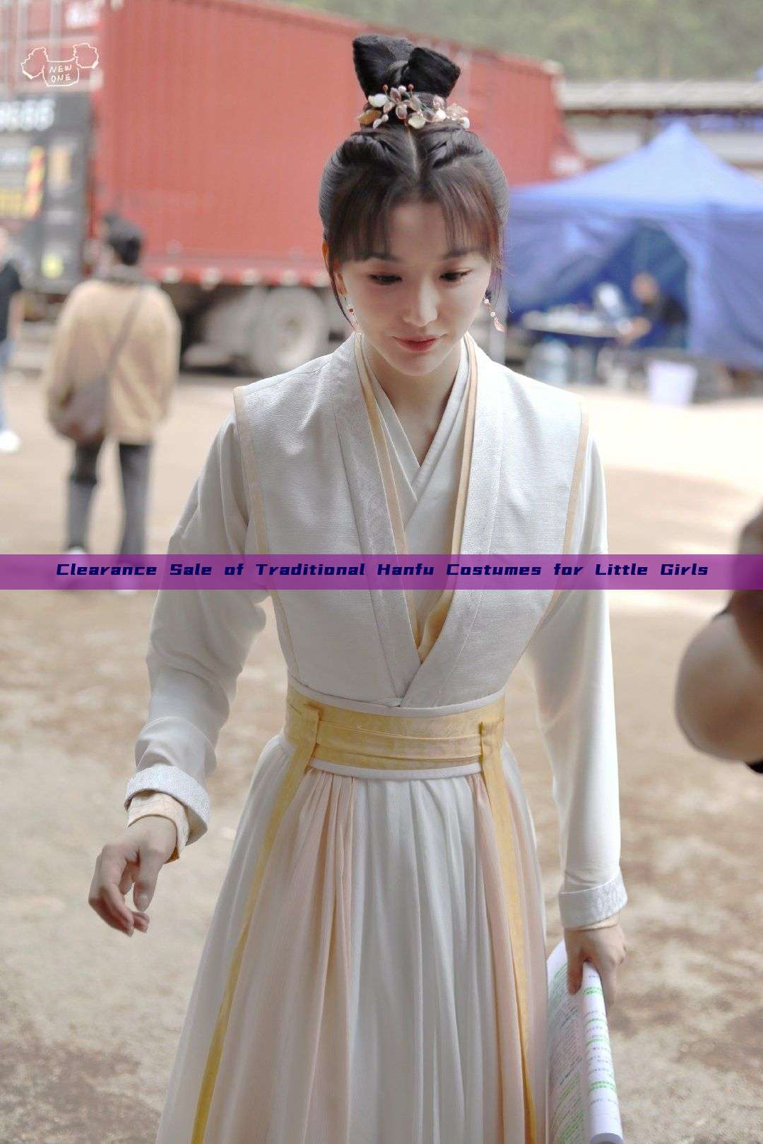 Clearance Sale of Traditional Hanfu Costumes for Little Girls Clearance Sale of Traditional Hanfu Costumes for Little Girls