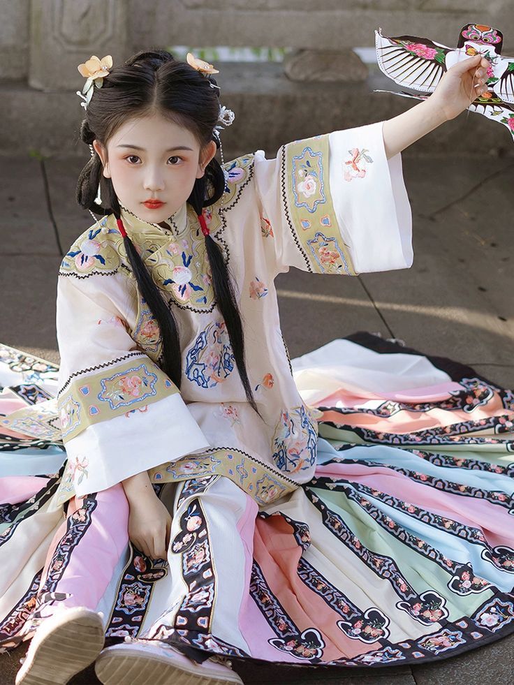 Embracing the Short and Big-Size Cheongsam:A Fashion Revolution Embracing the Short and Big-Size Cheongsam:A Fashion Revolution