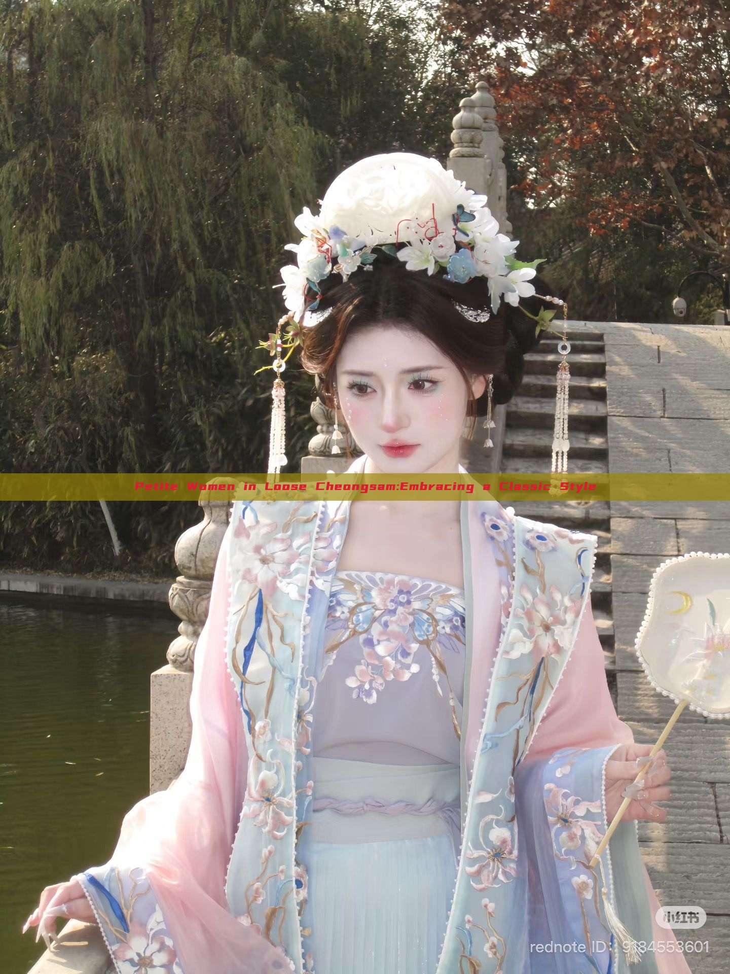 Petite Women in Loose Cheongsam:Embracing a Classic Style Petite Women in Loose Cheongsam:Embracing a Classic Style