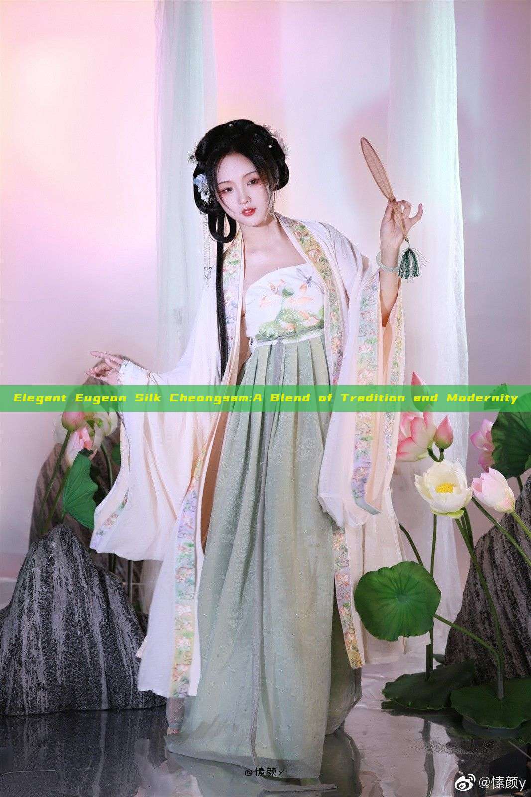 Elegant Eugeon Silk Cheongsam:A Blend of Tradition and Modernity Elegant Eugeon Silk Cheongsam:A Blend of Tradition and Modernity