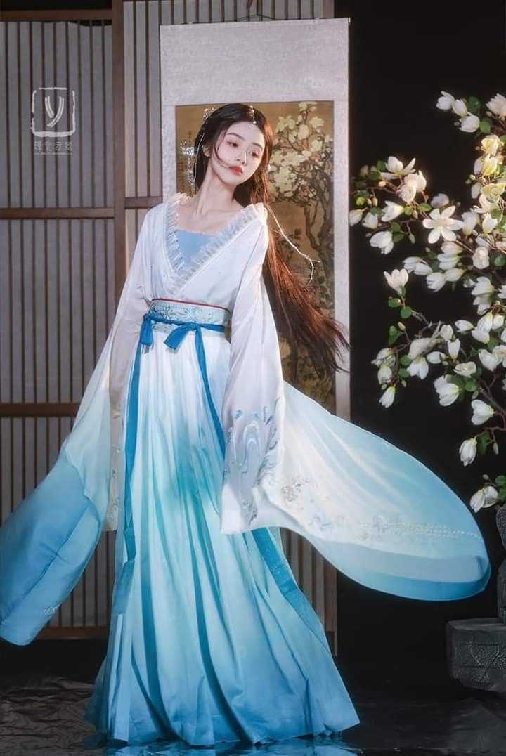 Reinventing Cheongsam:Modern Summer Elegance for the Modern Woman Reinventing Cheongsam:Modern Summer Elegance for the Modern Woman