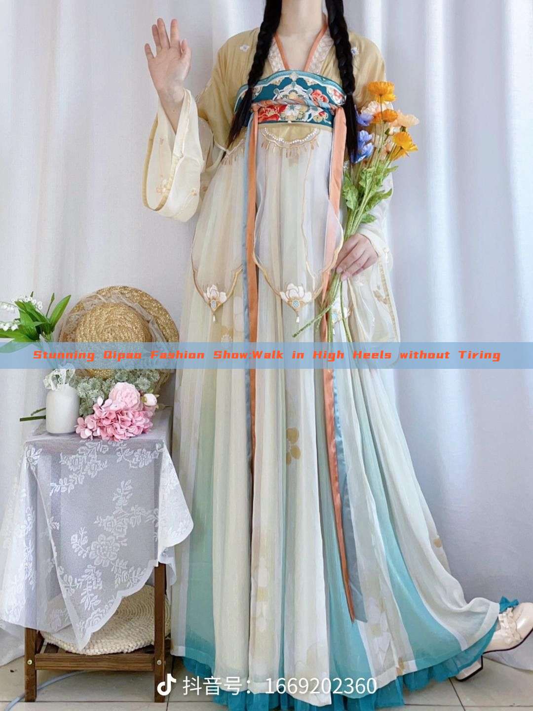 Stunning Qipao Fashion Show:Walk in High Heels without Tiring Stunning Qipao Fashion Show:Walk in High Heels without Tiring