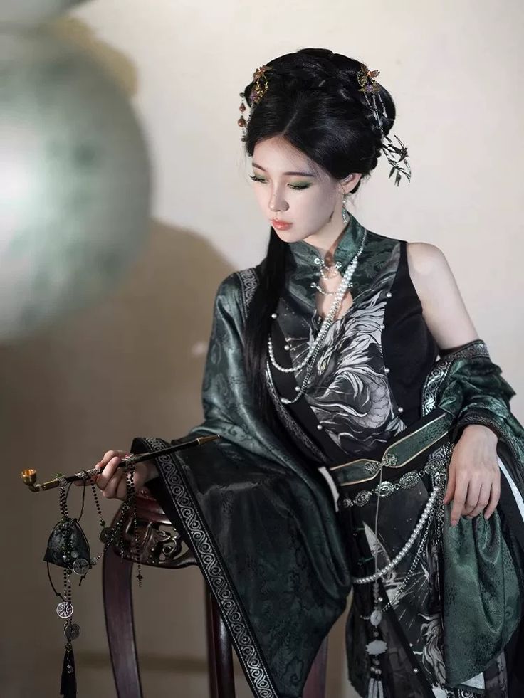 The Charm of Cheongsam-Style Blouses with Traditional盘扣细节 The Charm of Cheongsam-Style Blouses with Traditional盘扣细节