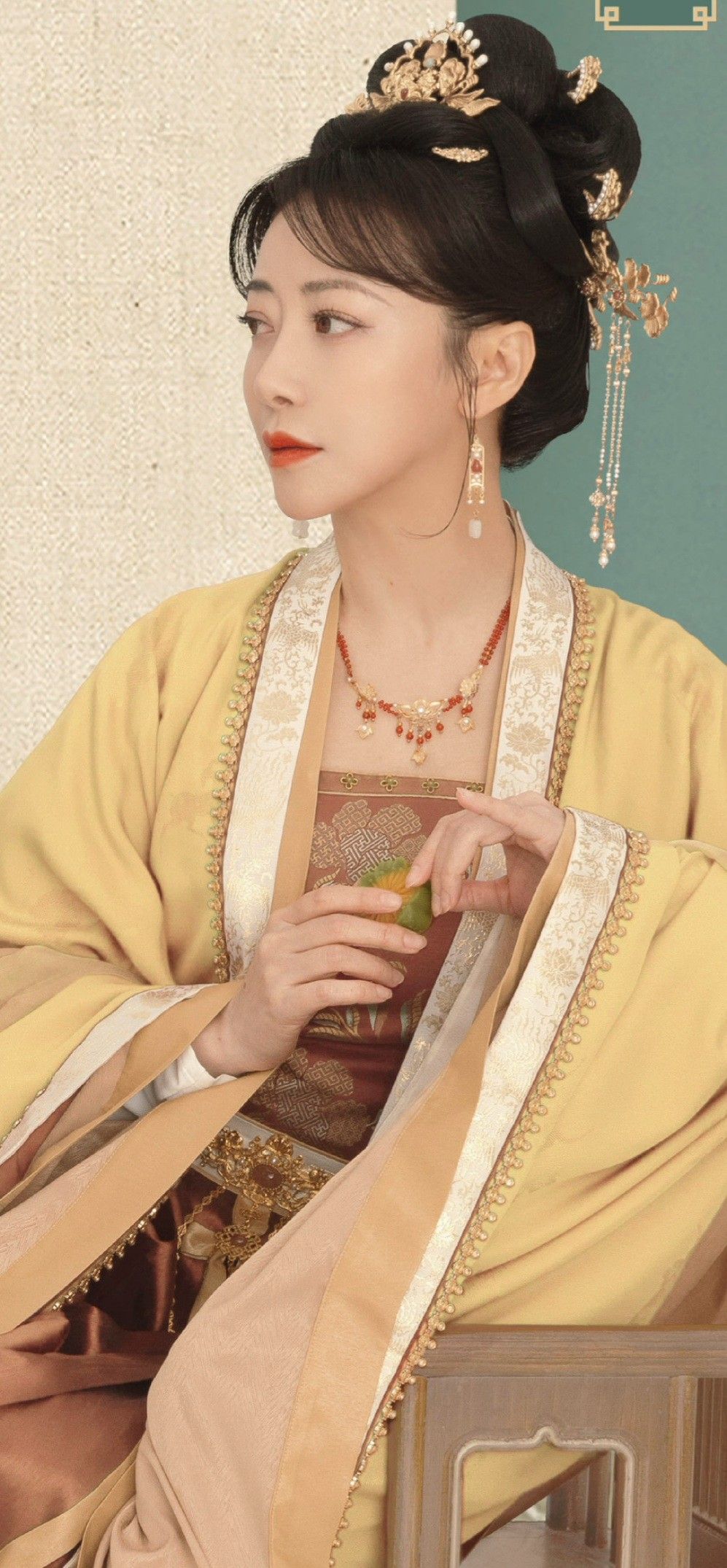 Winter-Style Cheongsam Dress:A Blend of Tradition and Fashion Winter-Style Cheongsam Dress:A Blend of Tradition and Fashion