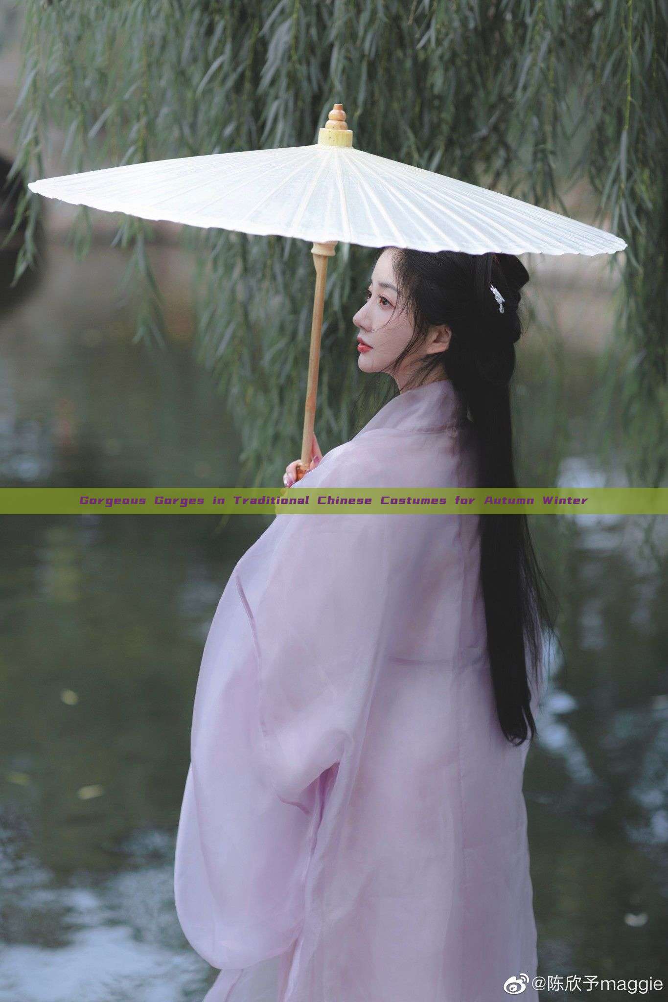 Gorgeous Gorges in Traditional Chinese Costumes for Autumn Winter Gorgeous Gorges in Traditional Chinese Costumes for Autumn Winter