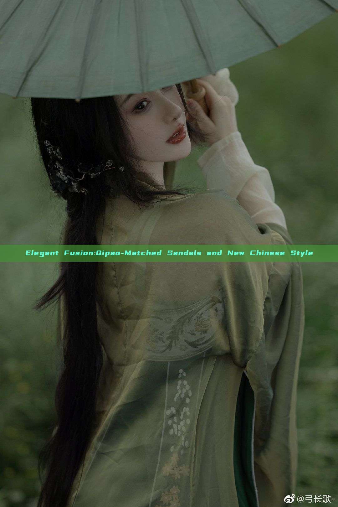Elegant Fusion:Qipao-Matched Sandals and New Chinese Style Elegant Fusion:Qipao-Matched Sandals and New Chinese Style
