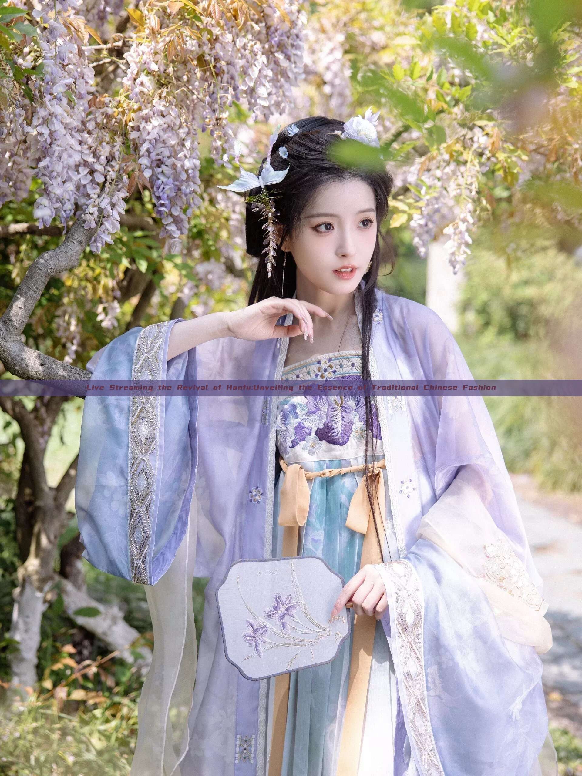 Live Streaming the Revival of Hanfu:Unveiling the Essence of Traditional Chinese Fashion Live Streaming the Revival of Hanfu:Unveiling the Essence of Traditional Chinese Fashion