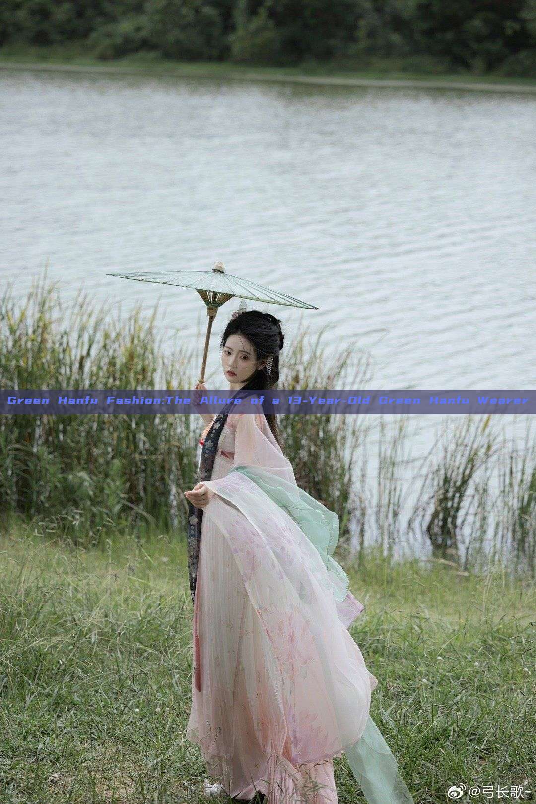Green Hanfu Fashion:The Allure of a 13-Year-Old Green Hanfu Wearer Green Hanfu Fashion:The Allure of a 13-Year-Old Green Hanfu Wearer