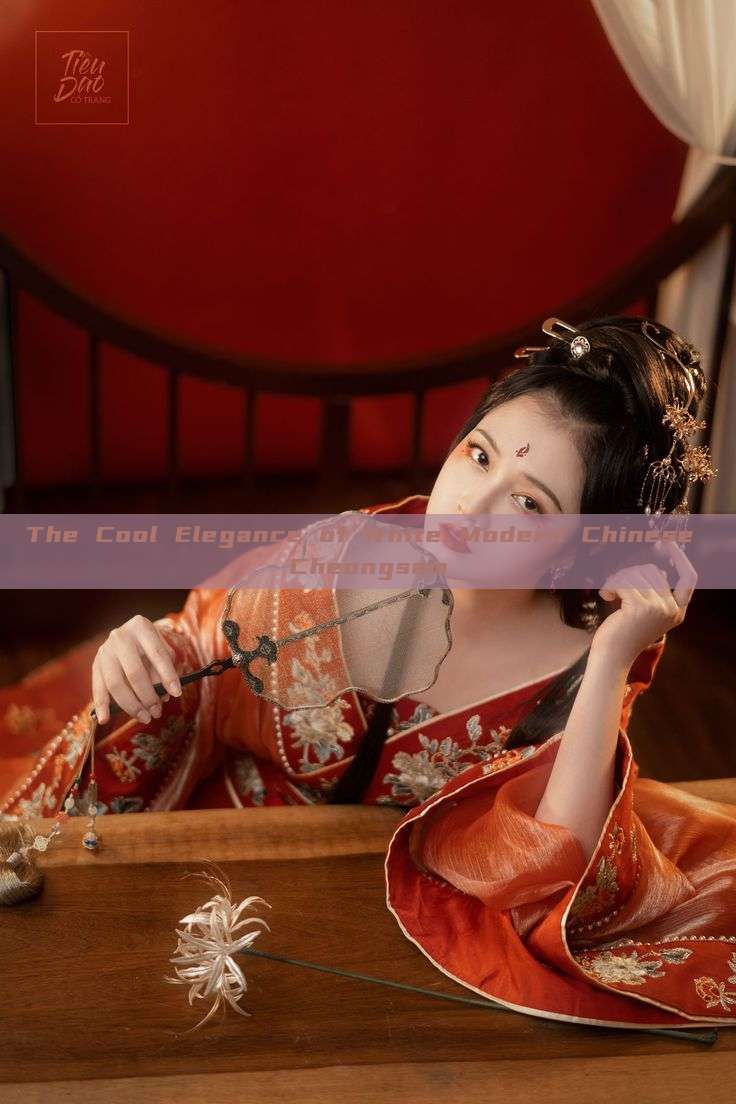 The Cool Elegance of White Modern Chinese Cheongsam The Cool Elegance of White Modern Chinese Cheongsam