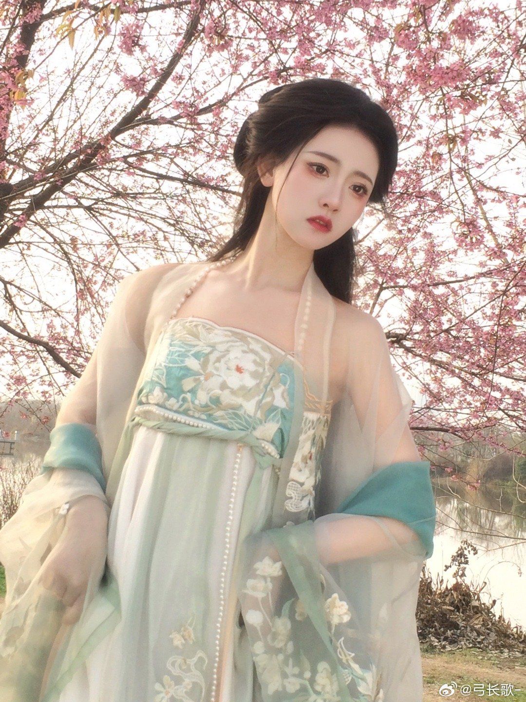 The Allure of Siting’s Qipao:A Journey into Traditional Chinese Elegance The Allure of Siting’s Qipao:A Journey into Traditional Chinese Elegance