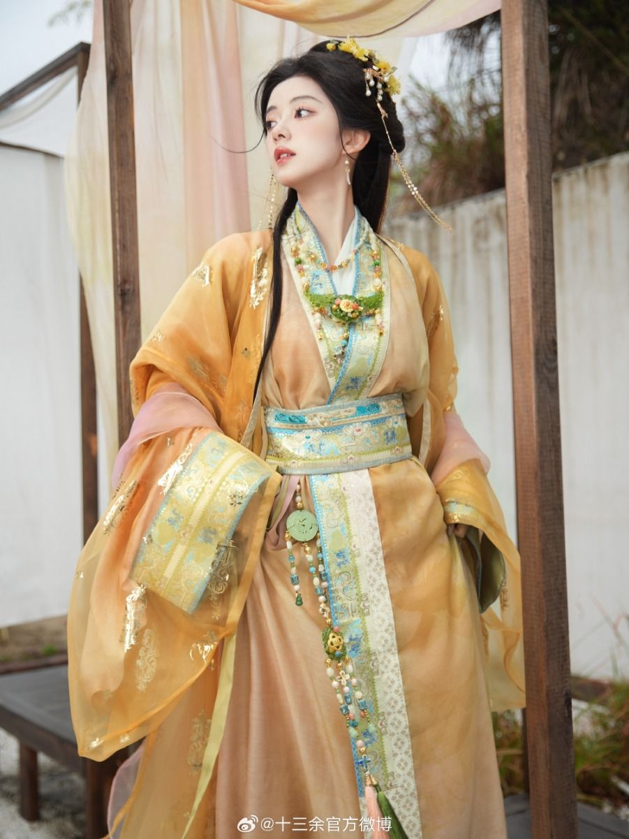 Qipao Maternity-Child Fashion:Embracing the Traditional Long Qipao in Mother-Daughter Style Qipao Maternity-Child Fashion:Embracing the Traditional Long Qipao in Mother-Daughter Style