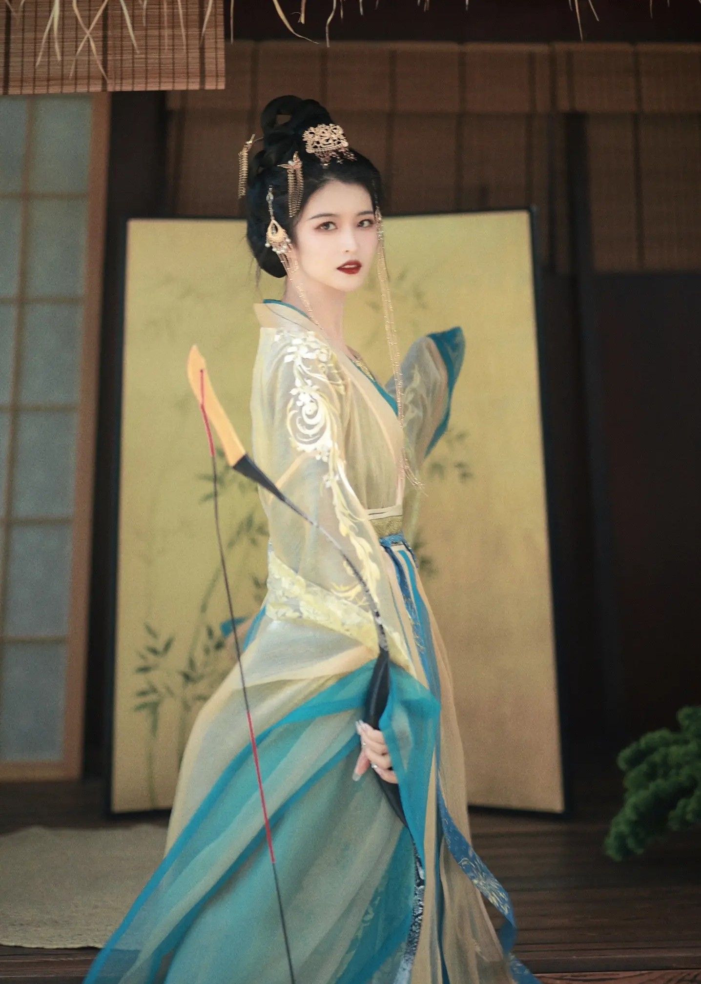 The Evolution of Hanfu Qipao:Embracing Traditional Chinese Elements in Modern Fashion The Evolution of Hanfu Qipao:Embracing Traditional Chinese Elements in Modern Fashion