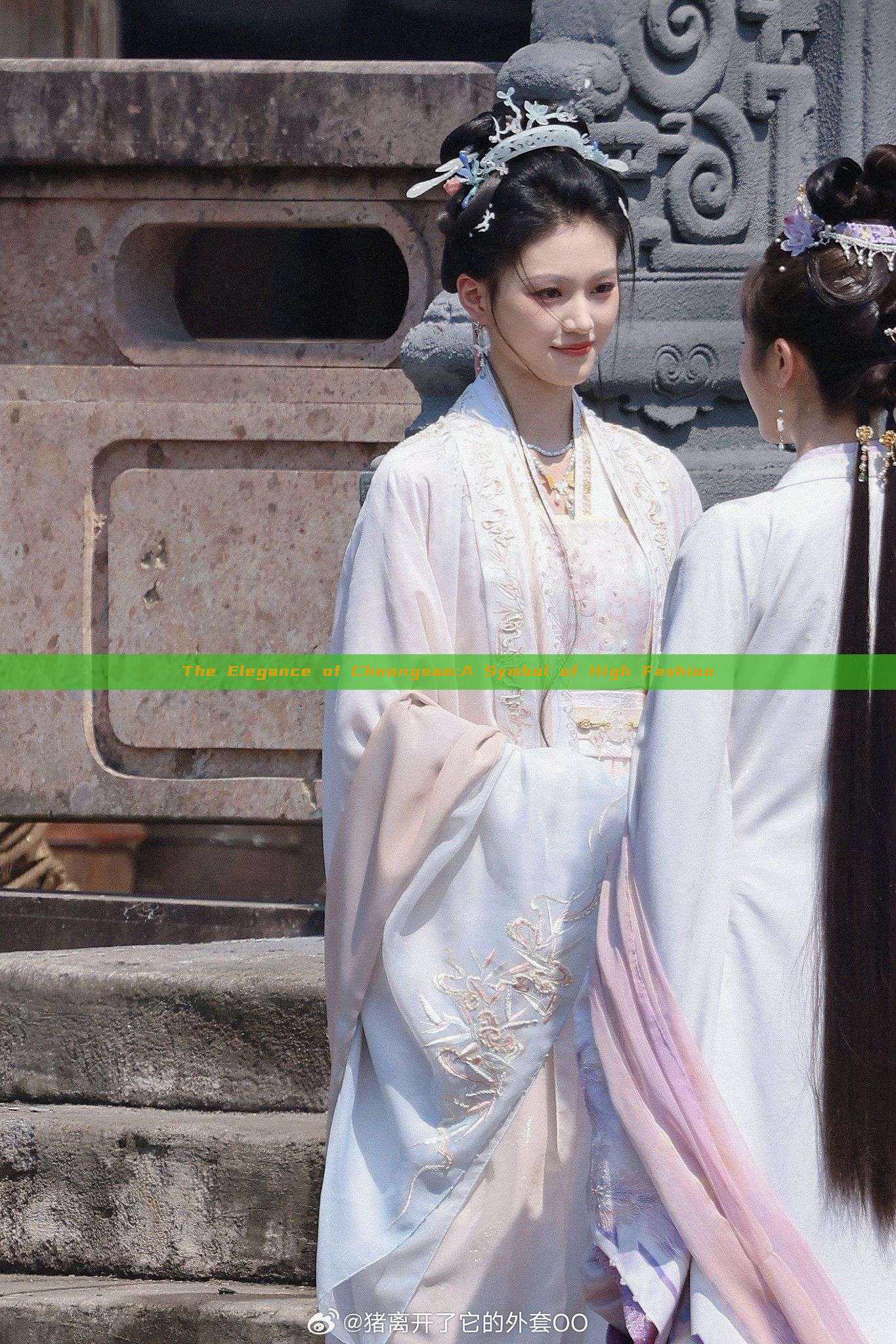 The Elegance of Cheongsam:A Symbol of High Fashion The Elegance of Cheongsam:A Symbol of High Fashion