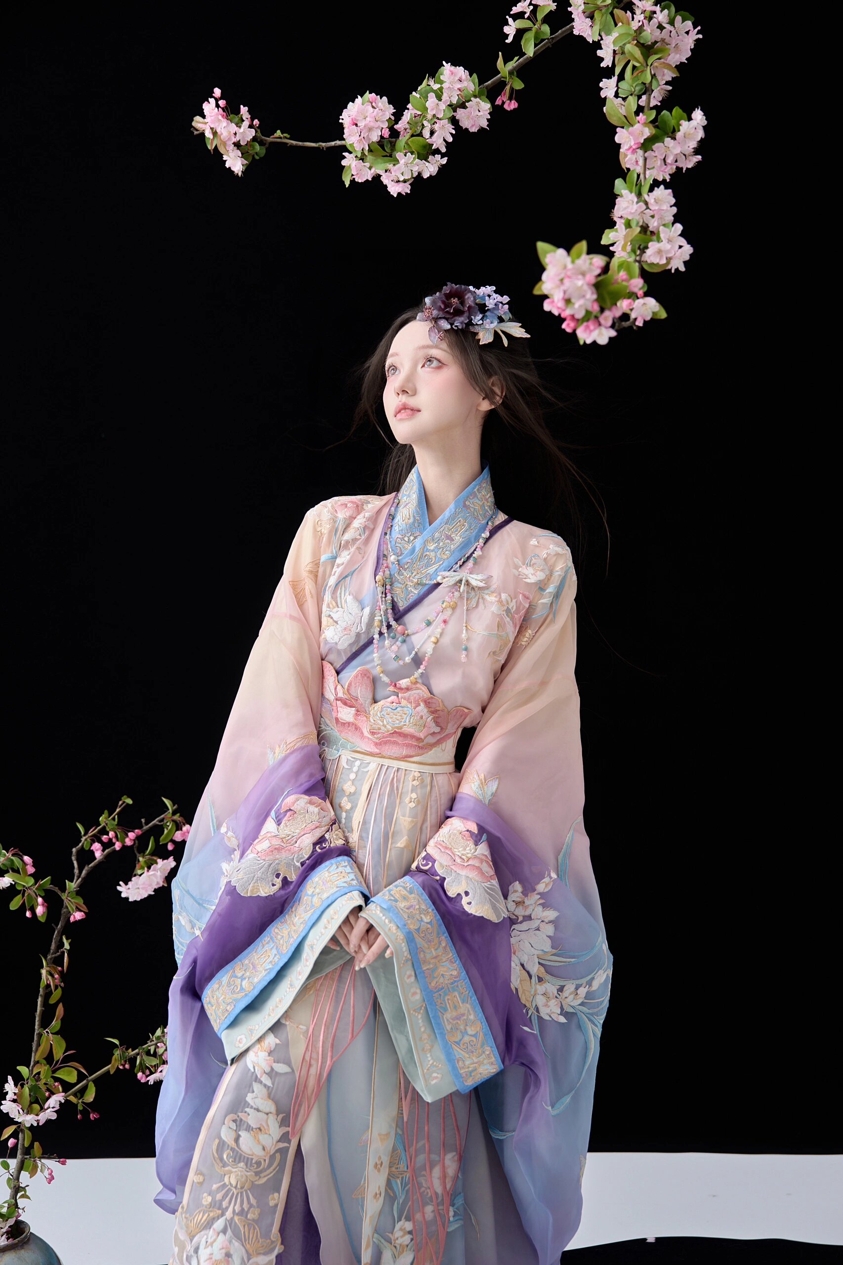 Refining the Traditional Cheongsam:A Journey in Enhancing the Fit of the Upper Body Refining the Traditional Cheongsam:A Journey in Enhancing the Fit of the Upper Body