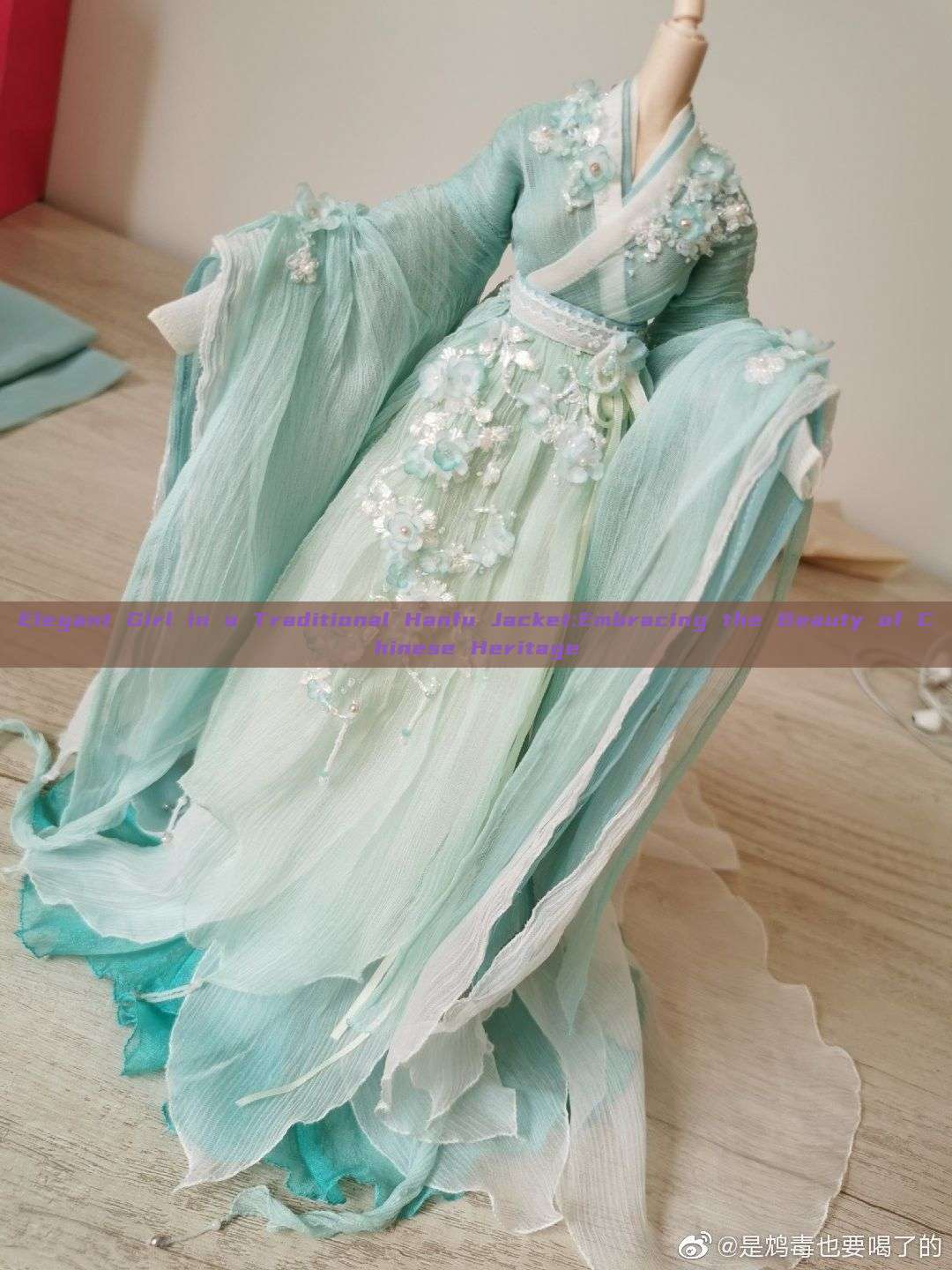 Elegant Girl in a Traditional Hanfu Jacket:Embracing the Beauty of Chinese Heritage Elegant Girl in a Traditional Hanfu Jacket:Embracing the Beauty of Chinese Heritage
