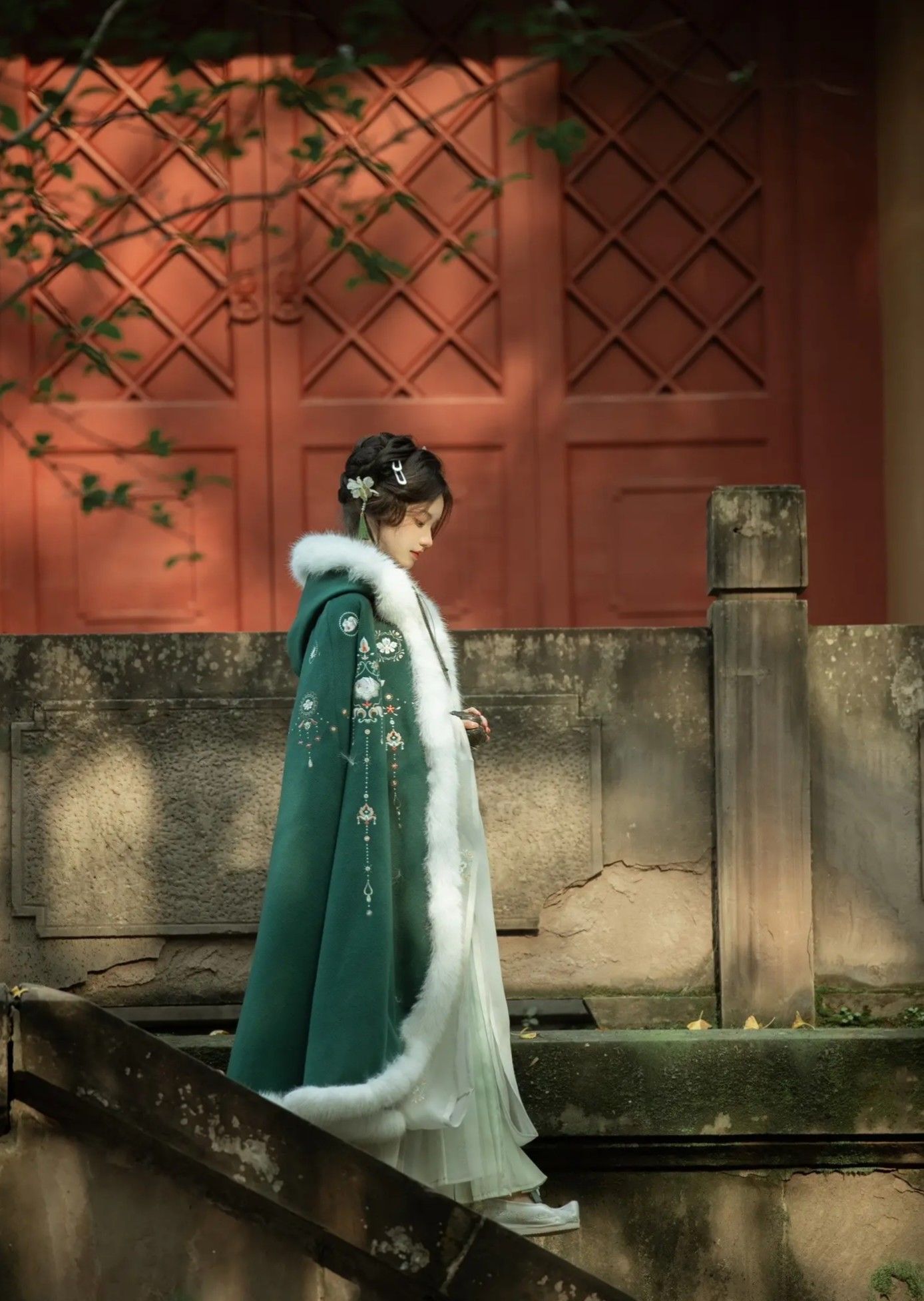 Ancient Costume:The Evolution of Traditional Chinese New Years Attire Ancient Costume:The Evolution of Traditional Chinese New Years Attire