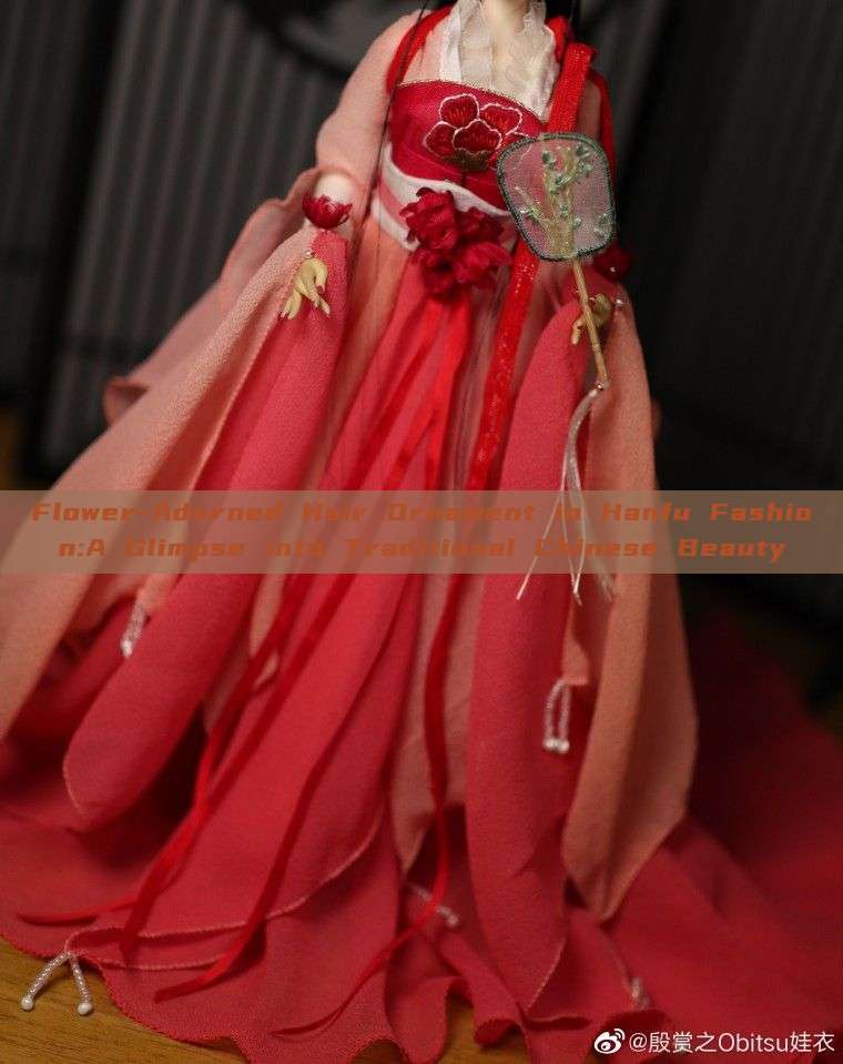 Flower-Adorned Hair Ornament in Hanfu Fashion:A Glimpse into Traditional Chinese Beauty Flower-Adorned Hair Ornament in Hanfu Fashion:A Glimpse into Traditional Chinese Beauty