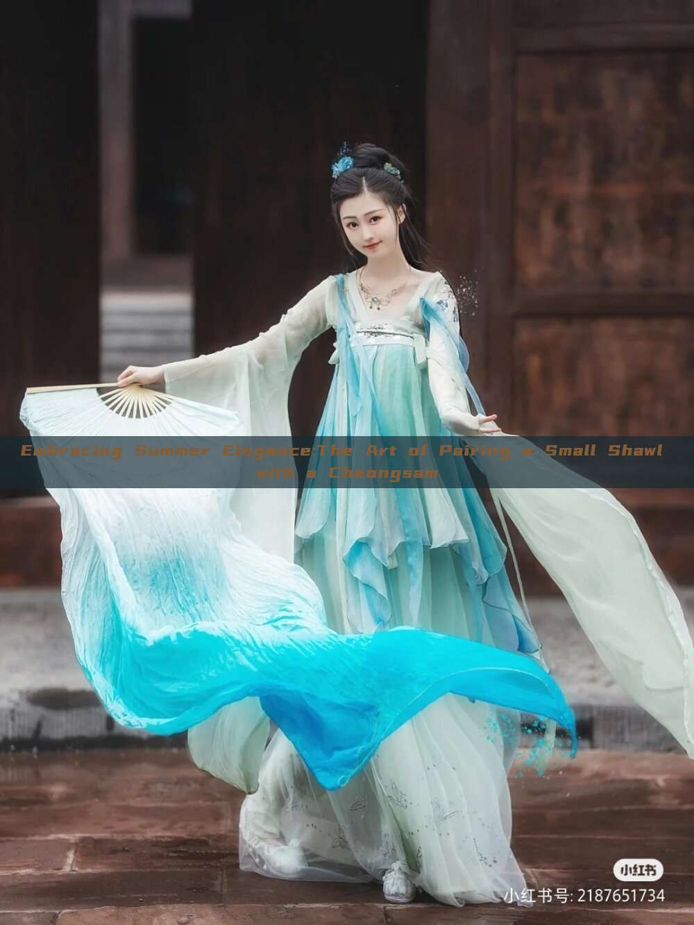 Embracing Summer Elegance:The Art of Pairing a Small Shawl with a Cheongsam Embracing Summer Elegance:The Art of Pairing a Small Shawl with a Cheongsam