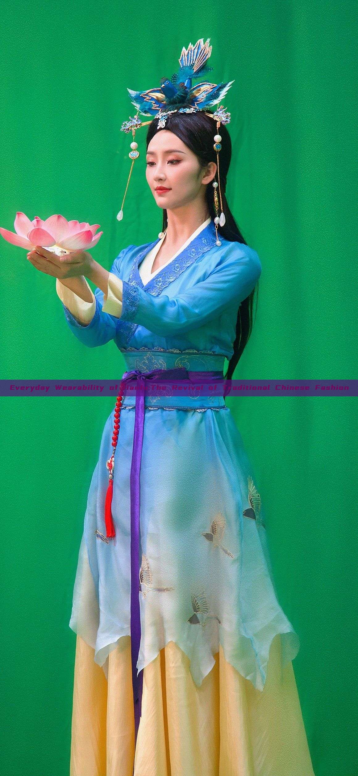 Everyday Wearability of Hanfu:The Revival of Traditional Chinese Fashion Everyday Wearability of Hanfu:The Revival of Traditional Chinese Fashion