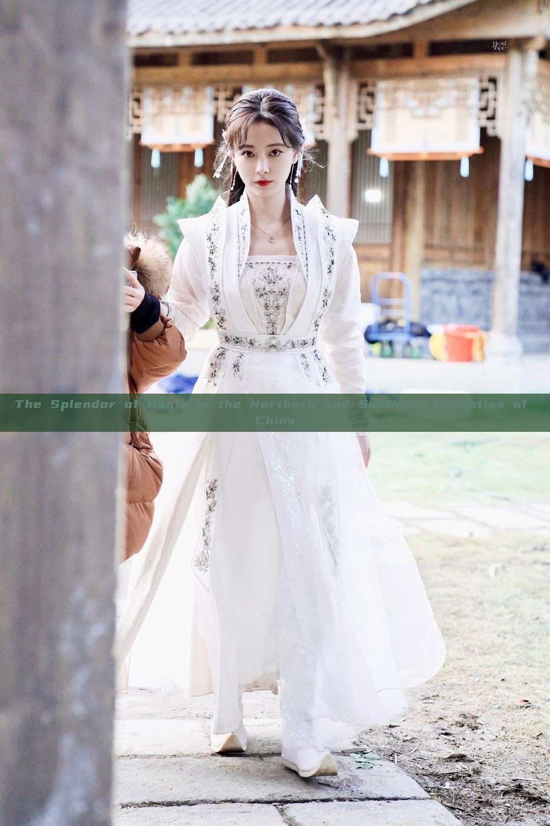 The Splendor of Hanfu in the Northern and Southern Dynasties of China The Splendor of Hanfu in the Northern and Southern Dynasties of China