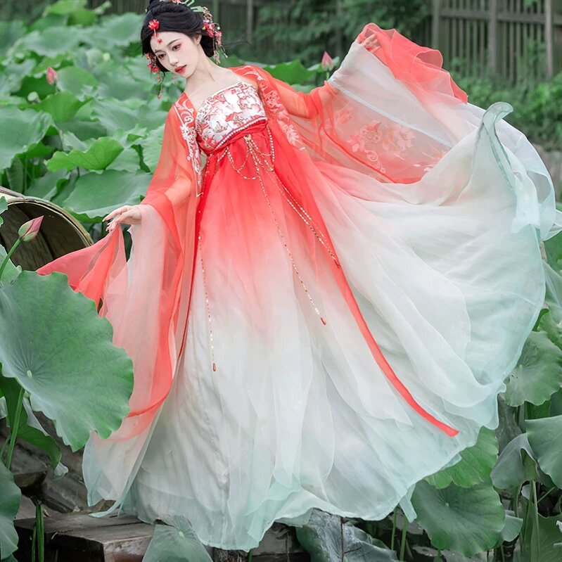 Winter Orange Hanfu:A Radiant Orange Journey Through Traditional Chinese Attire Winter Orange Hanfu:A Radiant Orange Journey Through Traditional Chinese Attire
