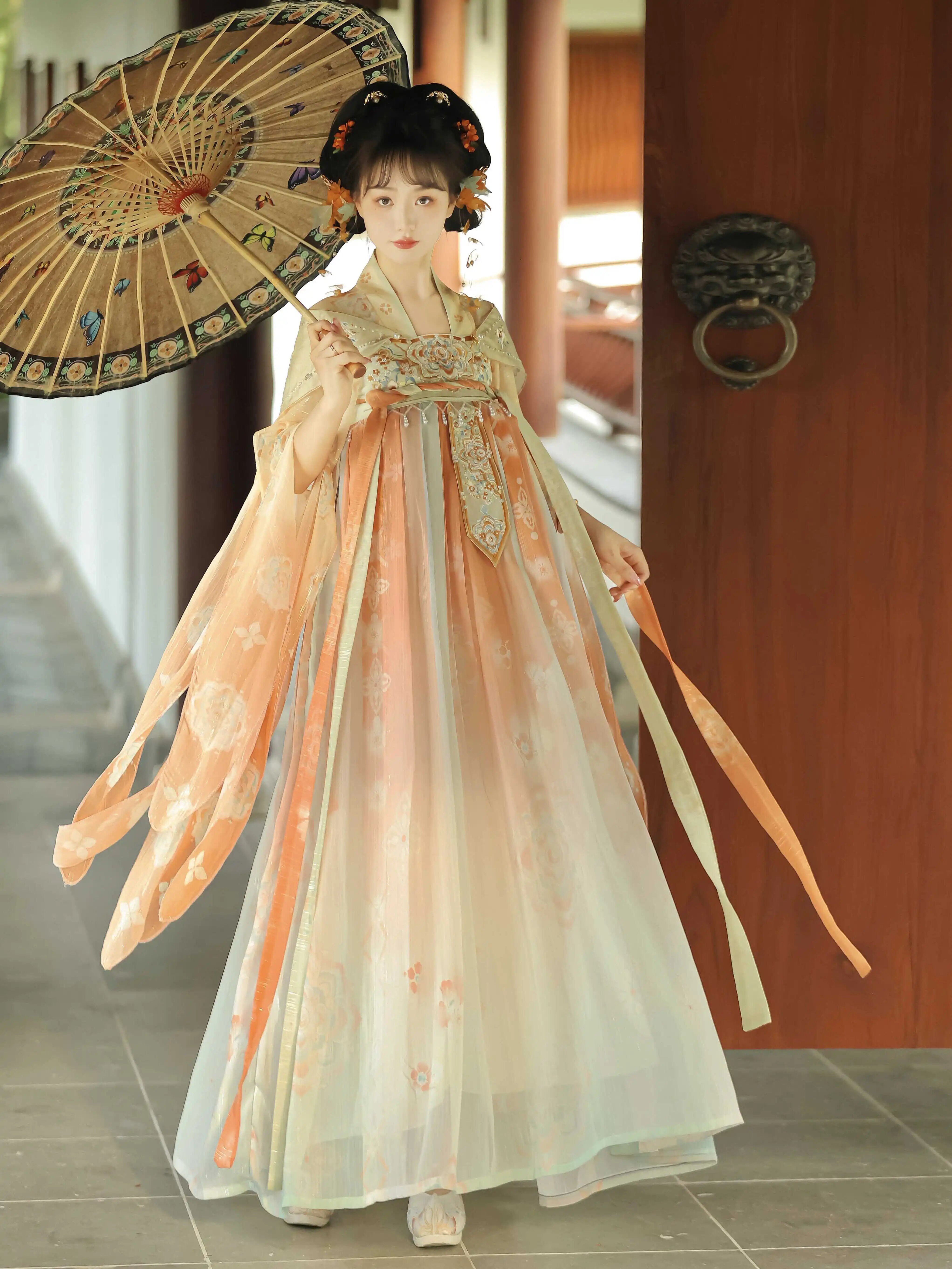 Short-sleeved Cheongsam:The New Fashion Trend in 2021 Short-sleeved Cheongsam:The New Fashion Trend in 2021