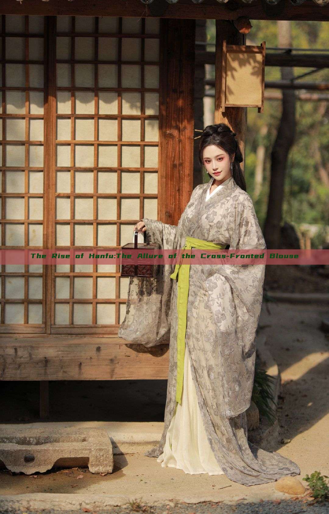 The Rise of Hanfu:The Allure of the Cross-Fronted Blouse The Rise of Hanfu:The Allure of the Cross-Fronted Blouse