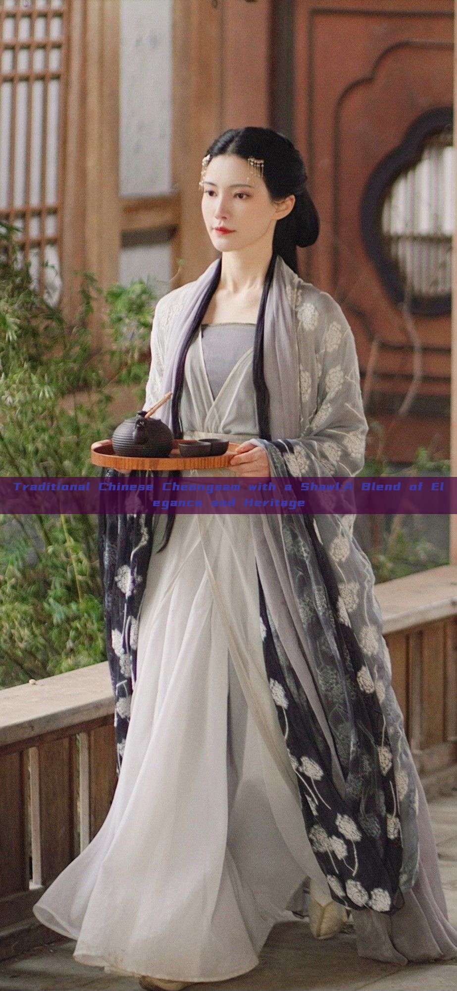 Traditional Chinese Cheongsam with a Shawl:A Blend of Elegance and Heritage Traditional Chinese Cheongsam with a Shawl:A Blend of Elegance and Heritage