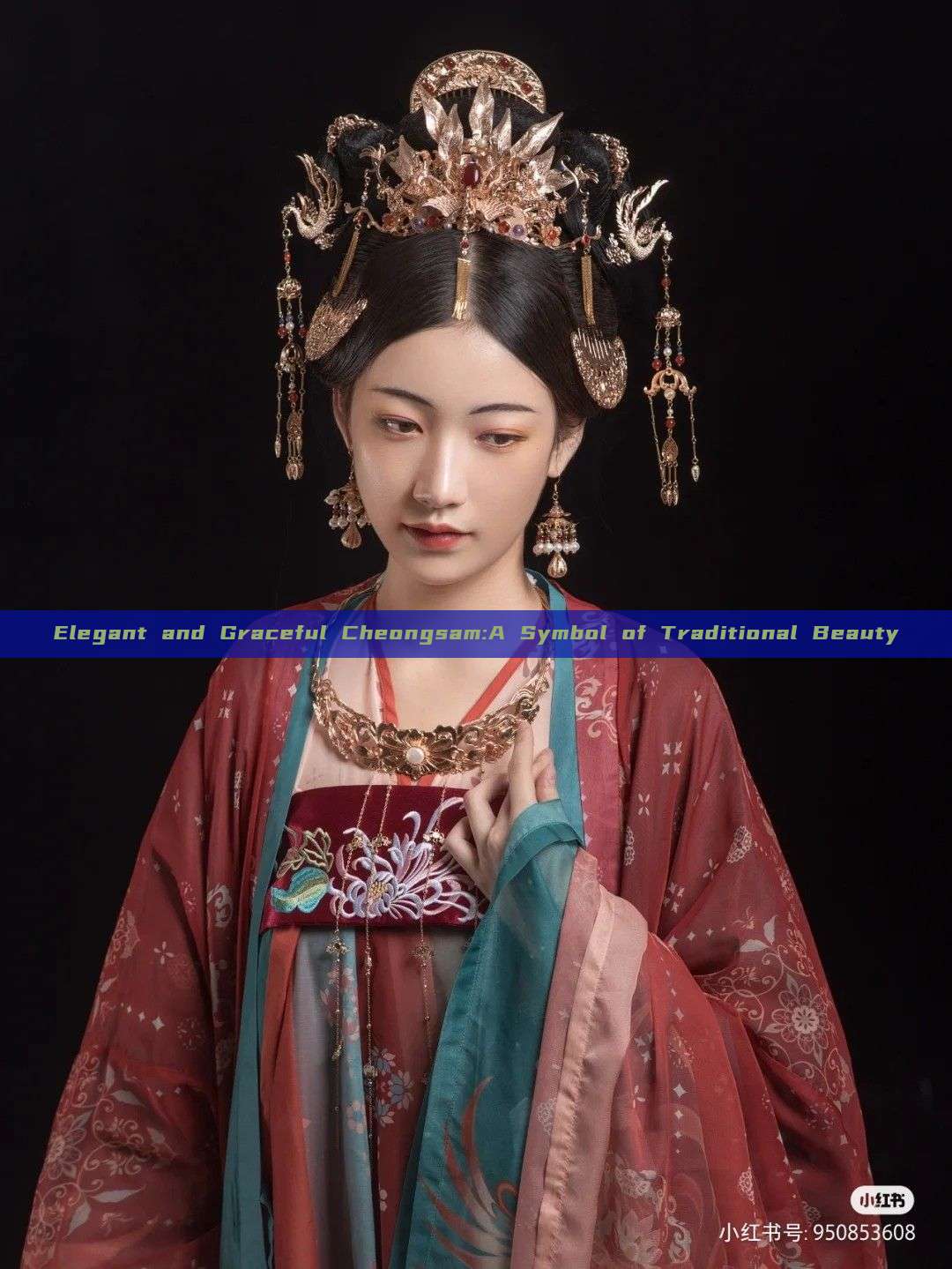 Elegant and Graceful Cheongsam:A Symbol of Traditional Beauty Elegant and Graceful Cheongsam:A Symbol of Traditional Beauty