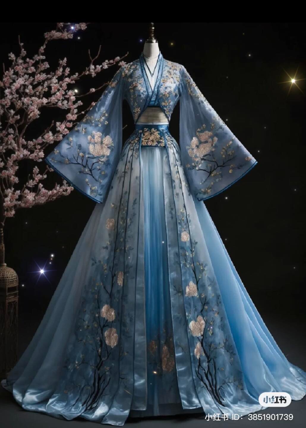 Ultra-Short and High-Split Cheongsam:A Glamor of Traditional Elegance Ultra-Short and High-Split Cheongsam:A Glamor of Traditional Elegance