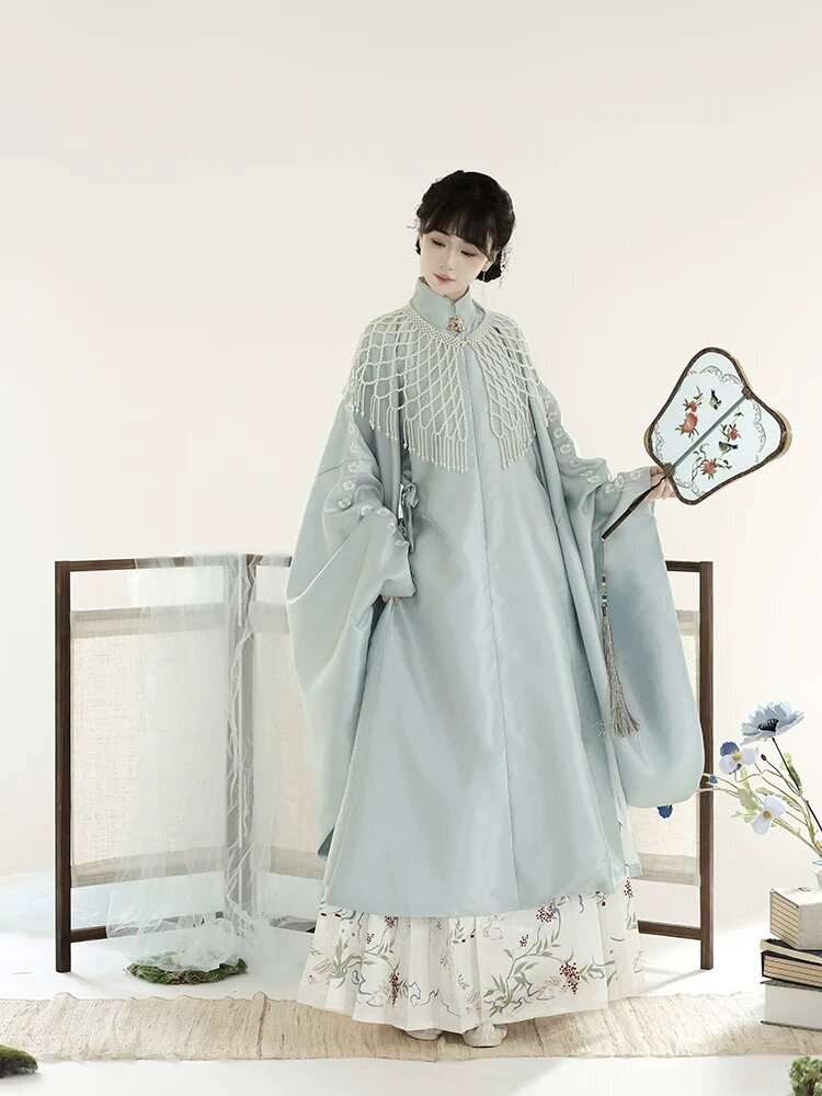 Maternal-Child Harmony in Traditional Fashion:The Rise of Maternity Hanfu Cosplay Maternal-Child Harmony in Traditional Fashion:The Rise of Maternity Hanfu Cosplay