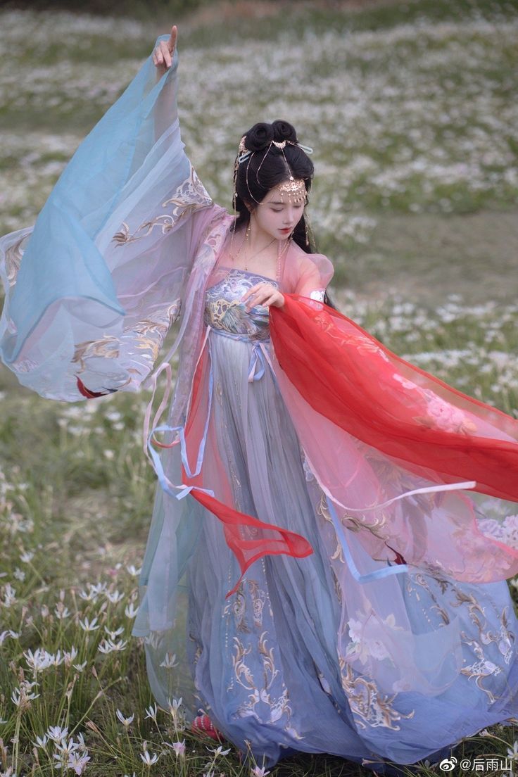 The Enigma of Hanfu Face Veils:Embracing Tradition with Ethereal Elegance The Enigma of Hanfu Face Veils:Embracing Tradition with Ethereal Elegance