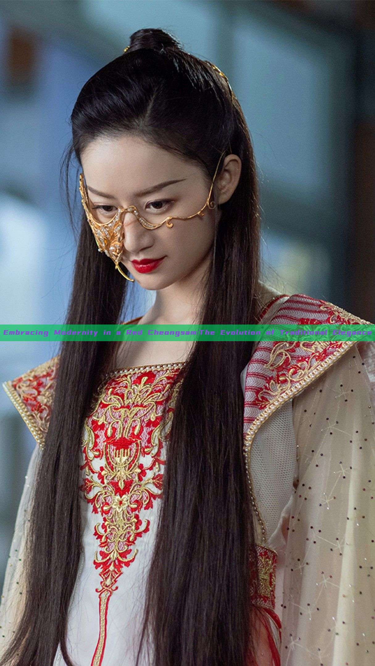 Embracing Modernity in a Red Cheongsam:The Evolution of Traditional Elegance Embracing Modernity in a Red Cheongsam:The Evolution of Traditional Elegance