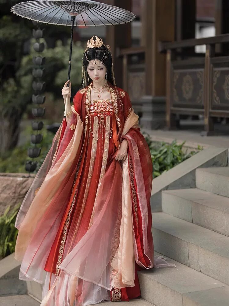 The Blue Cheongsam:A Sanitary Silk Elegance The Blue Cheongsam:A Sanitary Silk Elegance