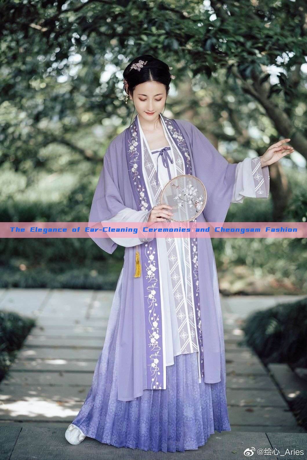 The Elegance of Ear-Cleaning Ceremonies and Cheongsam Fashion The Elegance of Ear-Cleaning Ceremonies and Cheongsam Fashion
