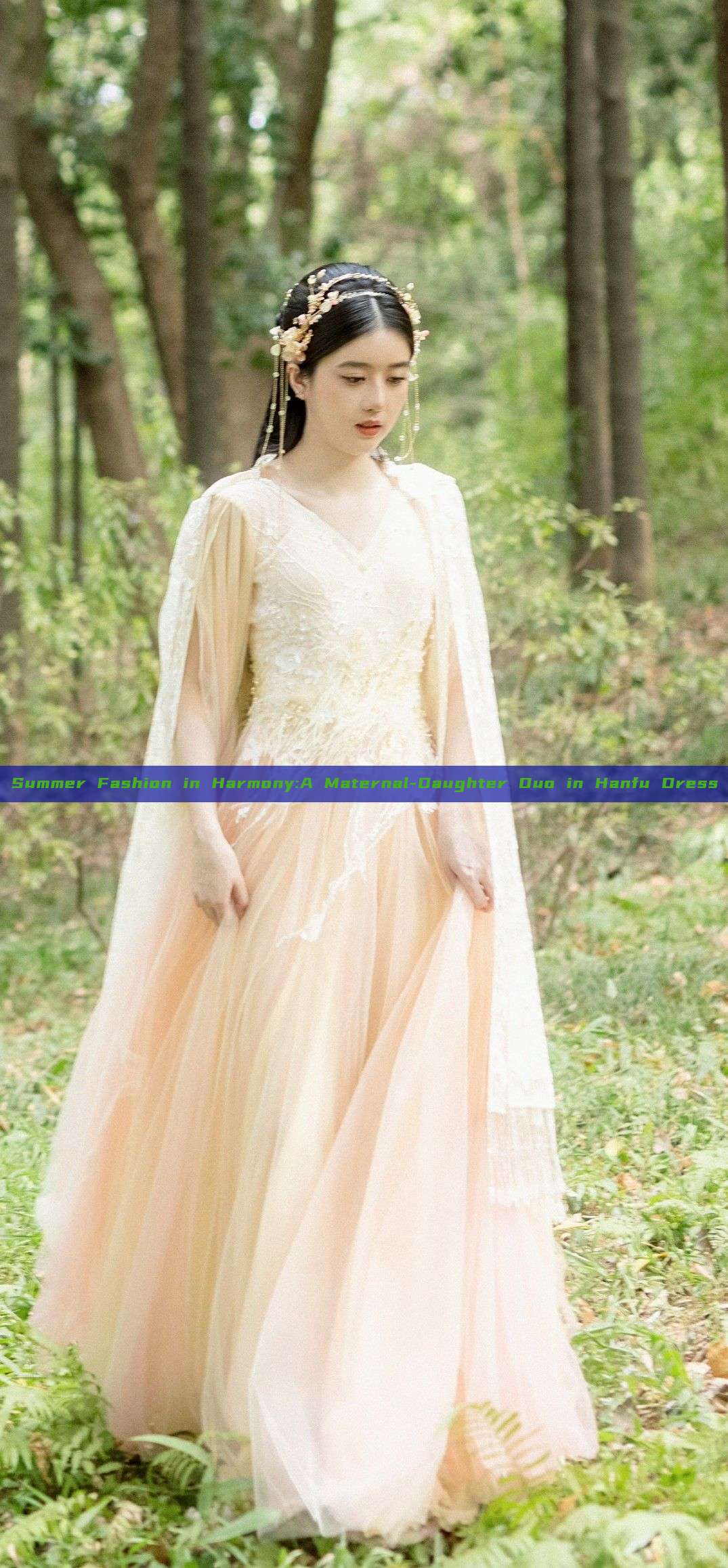 Summer Fashion in Harmony:A Maternal-Daughter Duo in Hanfu Dress Summer Fashion in Harmony:A Maternal-Daughter Duo in Hanfu Dress