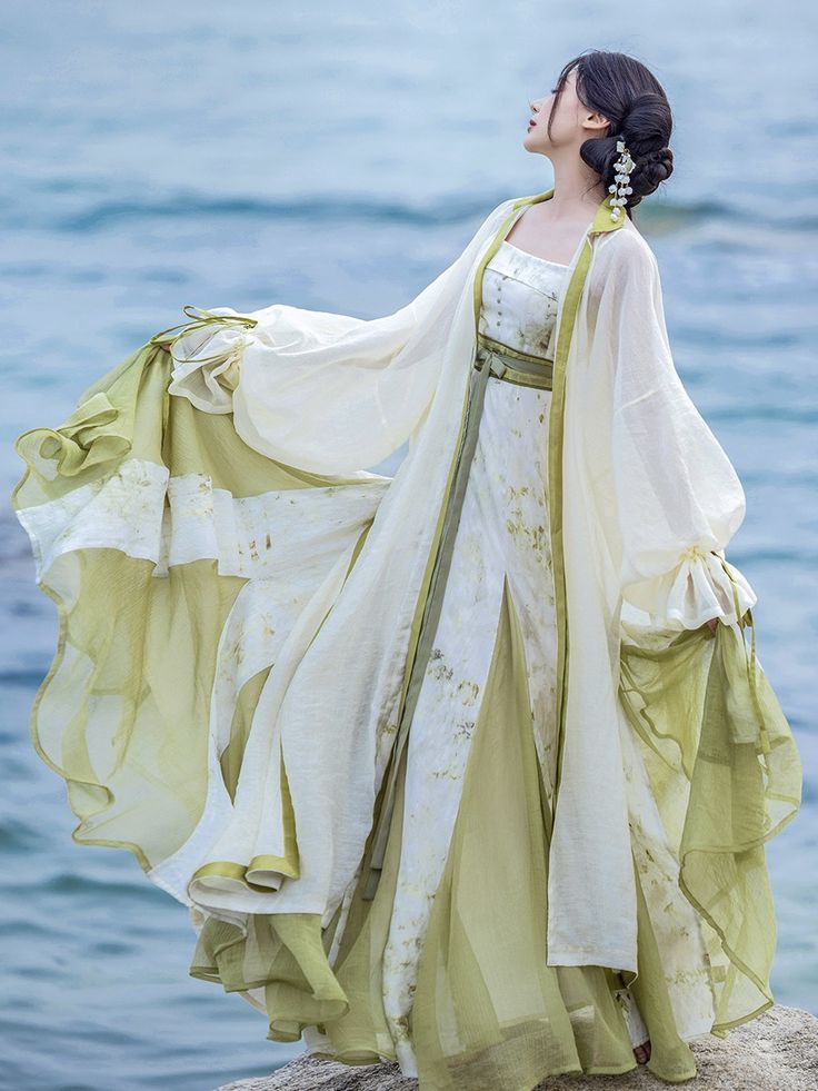 Summer 2024 Girls Cheongsam Fashion:Embracing Traditional Elegance in Summer Summer 2024 Girls Cheongsam Fashion:Embracing Traditional Elegance in Summer