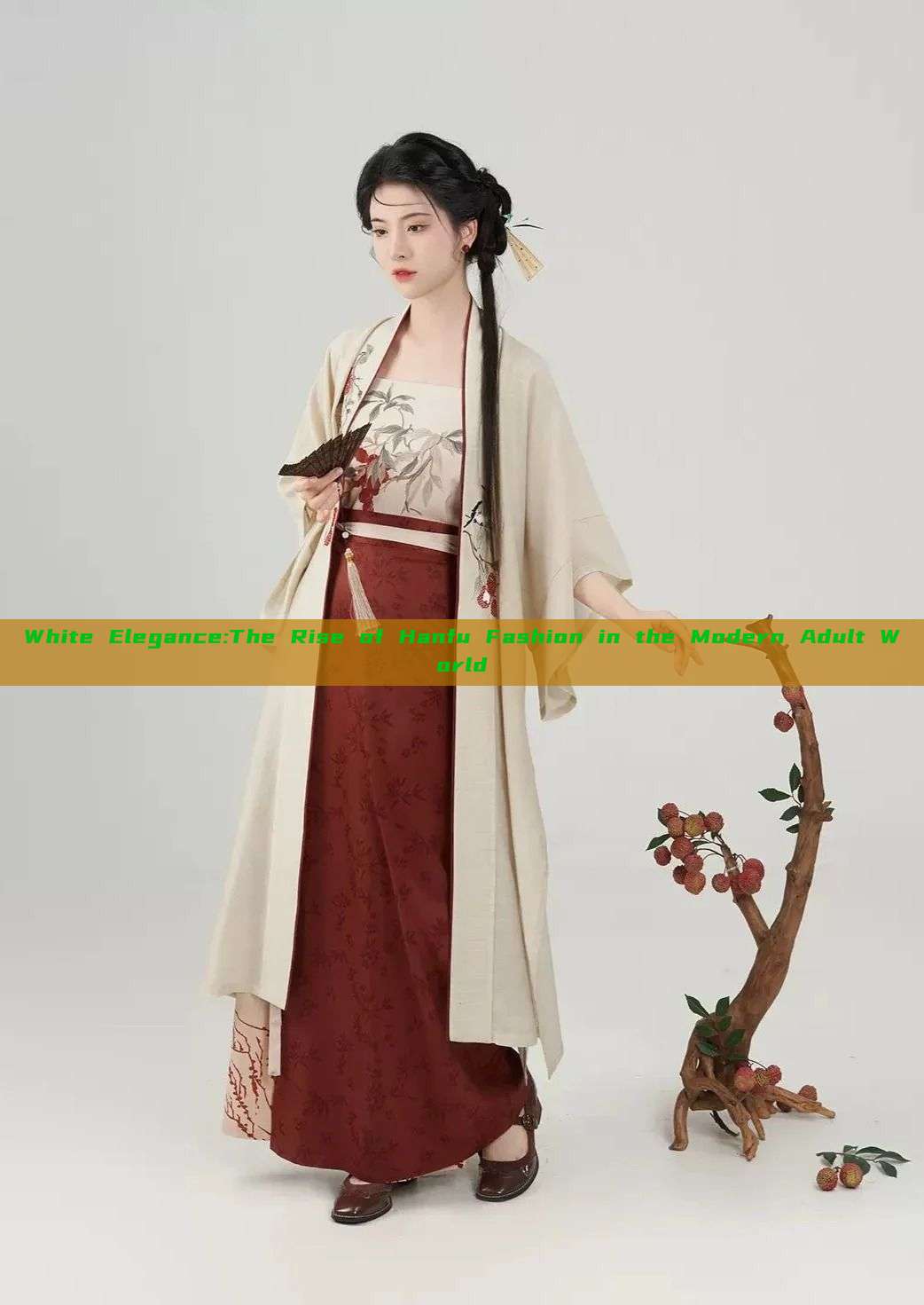 White Elegance:The Rise of Hanfu Fashion in the Modern Adult World White Elegance:The Rise of Hanfu Fashion in the Modern Adult World