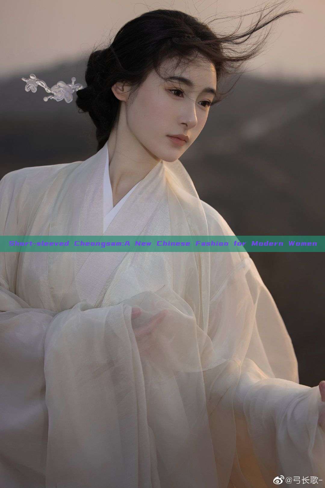 Short-sleeved Cheongsam:A New Chinese Fashion for Modern Women Short-sleeved Cheongsam:A New Chinese Fashion for Modern Women