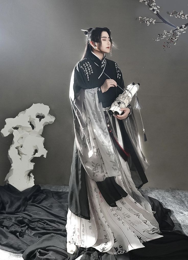 The Journey of a Plus-Size Hanfu Student The Journey of a Plus-Size Hanfu Student