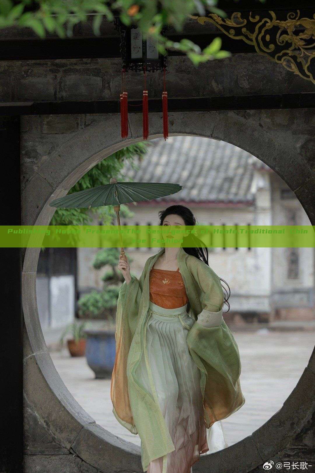 Publishing House Presents:The Resurgence of Hanfu,Traditional Chinese Fashion Publishing House Presents:The Resurgence of Hanfu,Traditional Chinese Fashion
